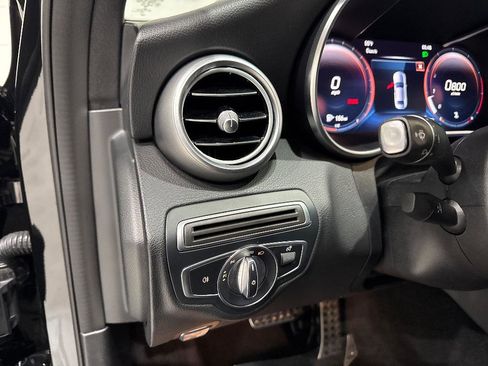 Used 2021 Mercedes-Benz C 300 Sedan image 30