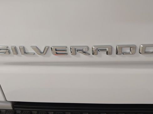 Used 2024 Chevrolet Silverado 1500 LTZ w/ LTZ Premium Package AWD/4WD image 17