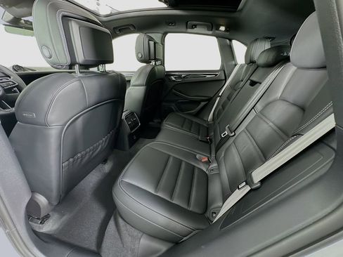 New 2026 Porsche Macan image 24