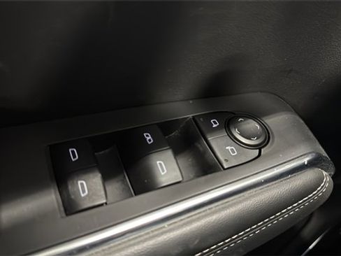 Used 2025 GMC Acadia Elevation image 24