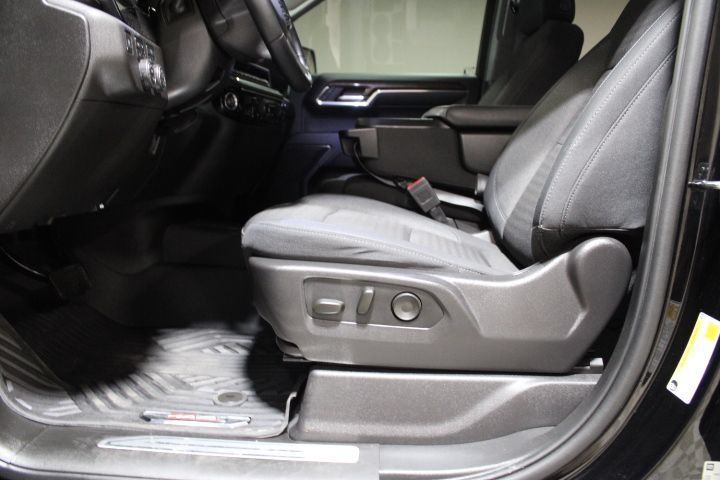 Used 2024 Chevrolet Silverado 1500 RST w/ Z71 Off-Road Package AWD/4WD image 20