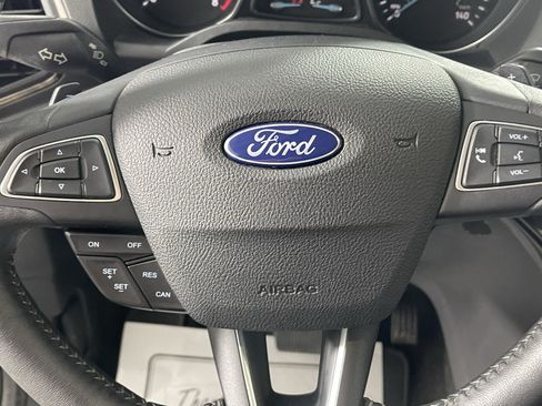 Used 2017 Ford Escape Titanium AWD/4WD image 19
