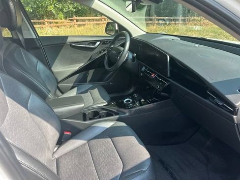 Used 2023 Kia Niro Wave FWD image 22