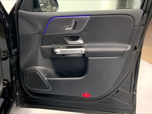 Certified 2021 Mercedes-Benz GLB 250 image 9