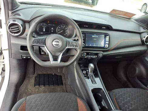 Certified 2024 Nissan Kicks SR FWD image 6