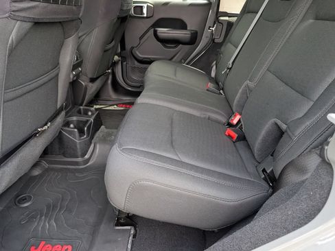 Used 2019 Jeep Wrangler Unlimited Sport S AWD/4WD image 10