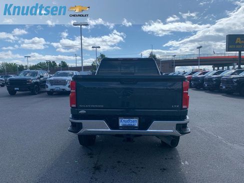 Used 2025 Chevrolet Silverado 3500 LTZ w/ LTZ Convenience Package AWD/4WD image 6