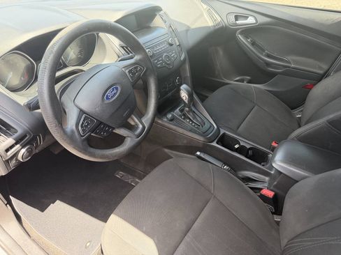 Used 2018 Ford Focus SE FWD image 7