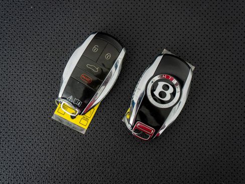 Used 2023 Bentley Continental GT V8 image 21