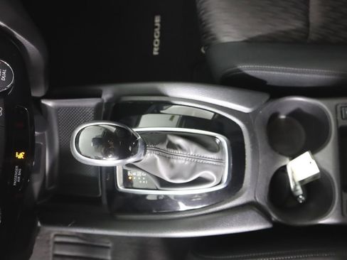 Certified 2020 Nissan Rogue SV image 11