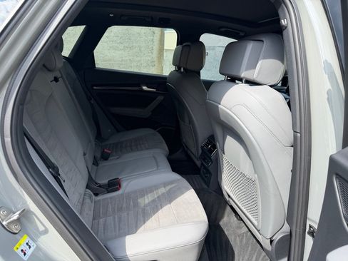 Used 2019 Audi SQ5 Premium Plus w/ Premium Plus Package AWD/4WD image 25