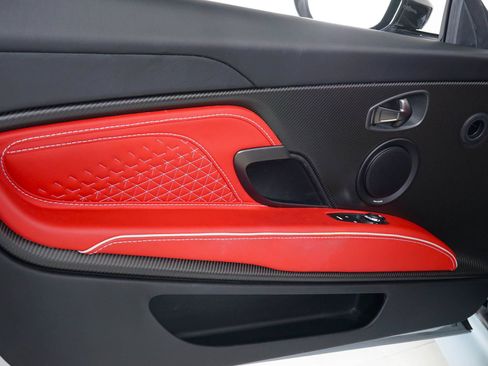 Used 2020 Aston Martin DBS Superleggera Volante RWD image 33