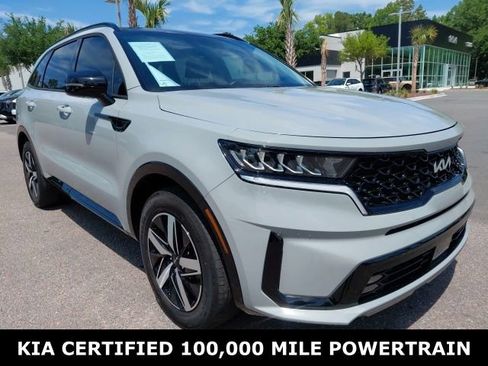 Certified 2023 Kia Sorento EX w/ Panoramic Sunroof Package image 3