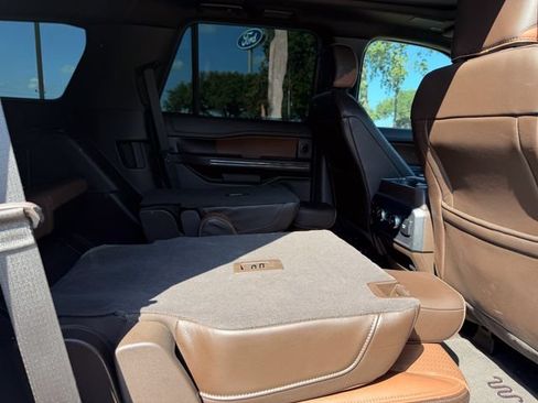 Used 2024 Ford Expedition King Ranch RWD image 21