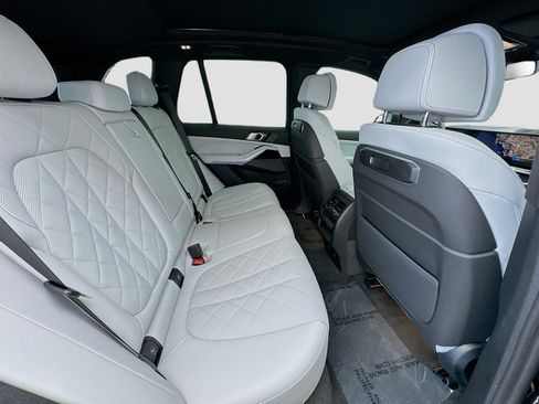 Used 2025 BMW X5 sDrive40i RWD image 19