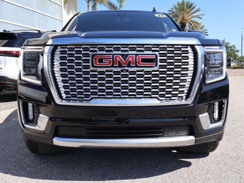 Used 2022 GMC Yukon Denali w/ Advanced Technology Package RWD image 12