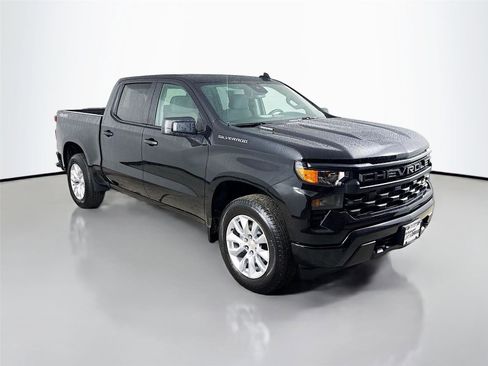 Used 2025 Chevrolet Silverado 1500 Custom image 1