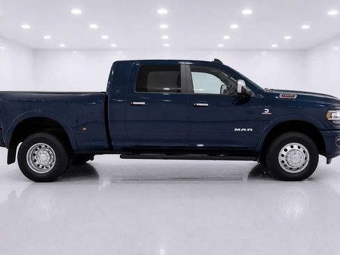 Used 2022 RAM 3500 Laramie AWD/4WD image 6