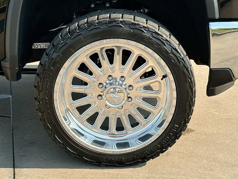 Used 2025 Chevrolet Silverado 2500 LTZ w/ LTZ Premium Texas Edition image 10