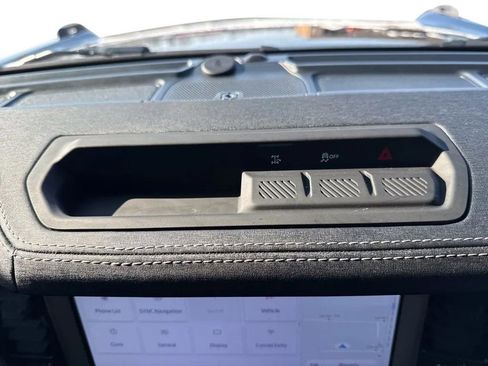 Used 2025 Ford Bronco Outer Banks image 23