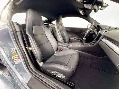 Used 2025 Porsche 718 Cayman RWD image 26