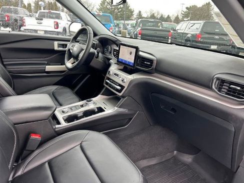 Certified 2023 Ford Explorer XLT w/ Equipment Group 202A image 39