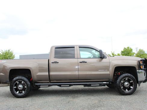 Used 2015 Chevrolet Silverado 2500 LT w/ Z71 Package, Off-Road AWD/4WD image 10