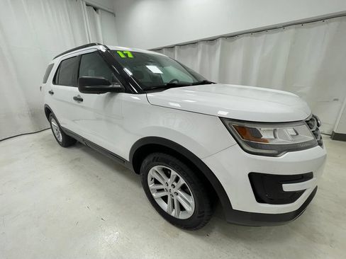 Used 2017 Ford Explorer FWD image 3