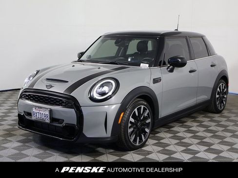 Used 2022 MINI Cooper S image 1