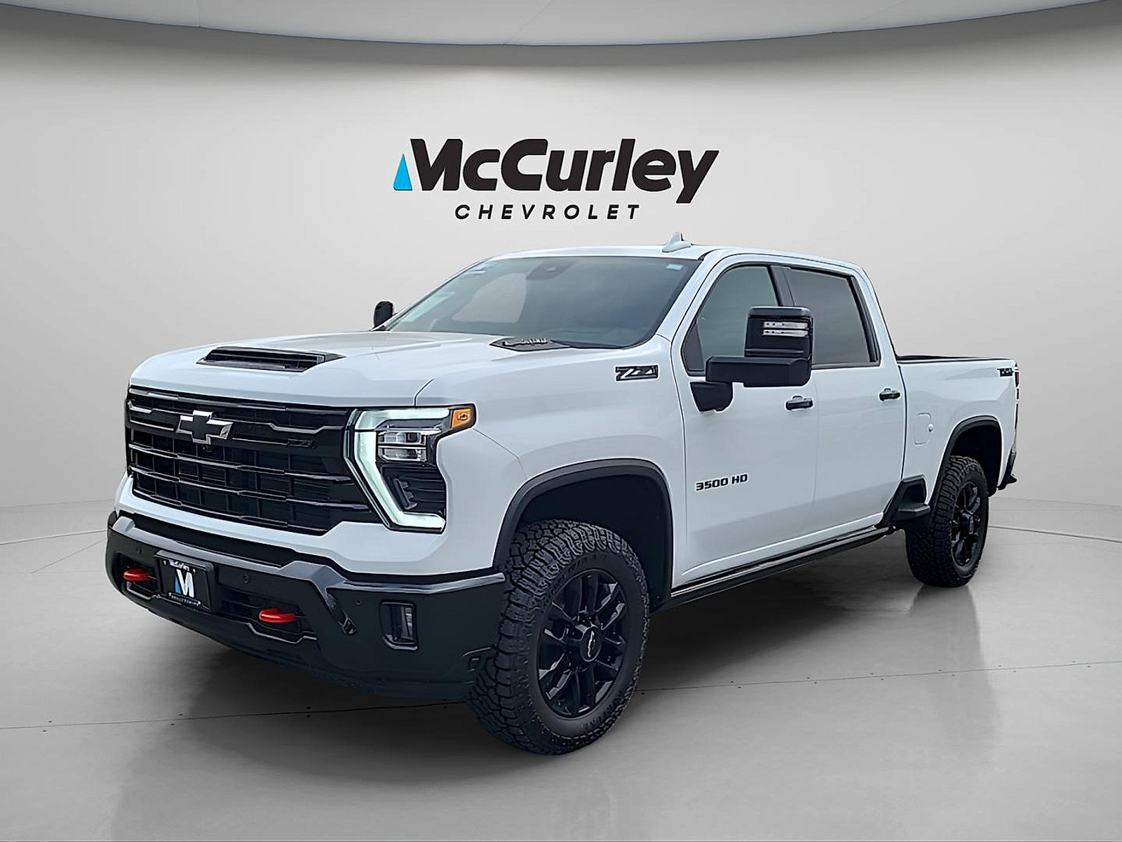 Used 2026 Chevrolet Silverado 3500 LTZ w/ LTZ Plus Package AWD/4WD image 3