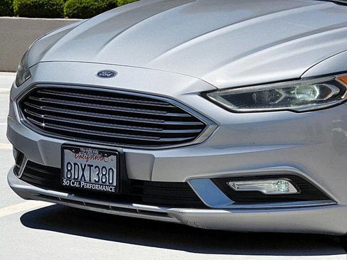 Used 2017 Ford Fusion SE image 8