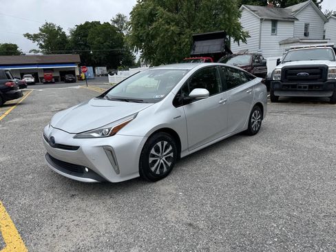 Used 2019 Toyota Prius LE image 32