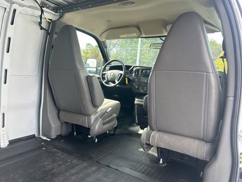 Used 2022 Chevrolet Express 2500 w/ Driver Convenience Package image 35