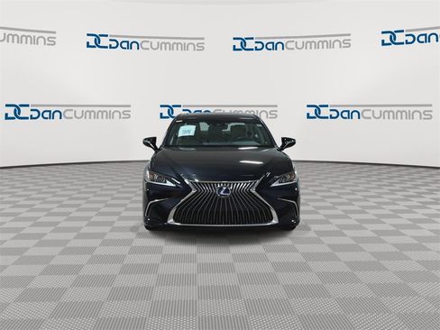 Used 2021 Lexus ES 300h w/ Premium Package image 3