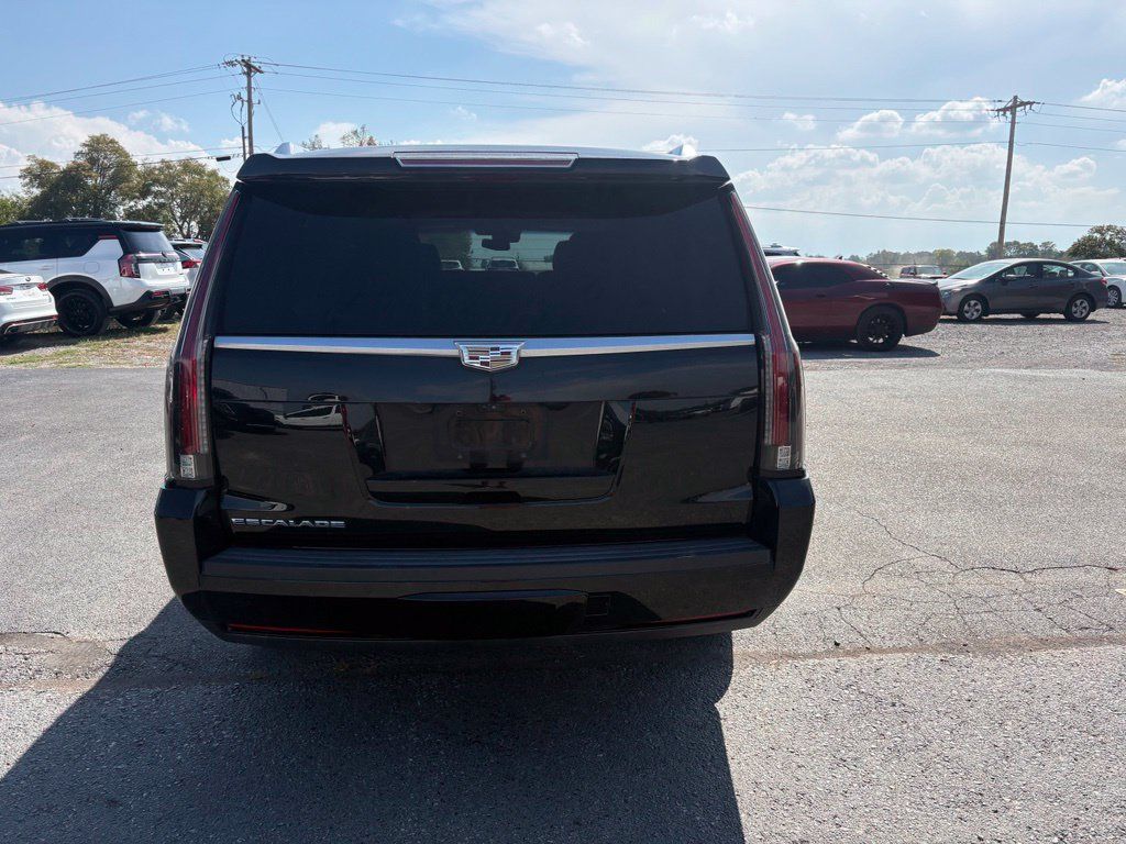 Used 2017 Cadillac Escalade ESV Premium Luxury AWD/4WD image 6