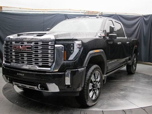 Used 2024 GMC Sierra 2500 Denali w/ Denali Reserve Package image 7
