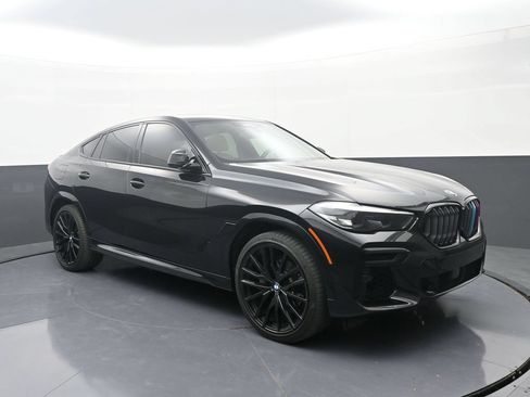 Used 2022 BMW X6 xDrive40i w/ M Sport Package AWD/4WD image 3