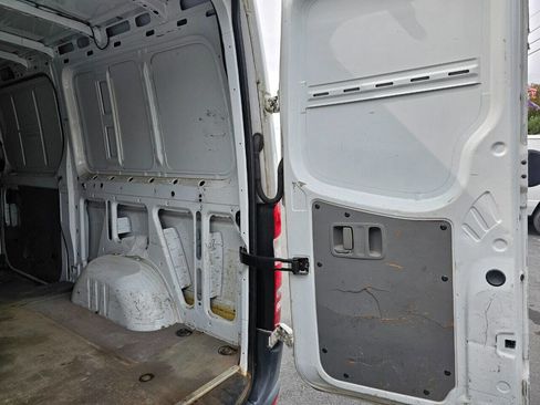 Used 2014 Mercedes-Benz Sprinter 2500 image 22
