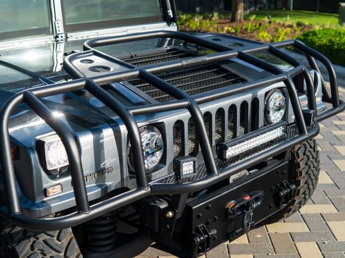 Used 2006 HUMMER H1 4-Door Wagon AWD/4WD image 8