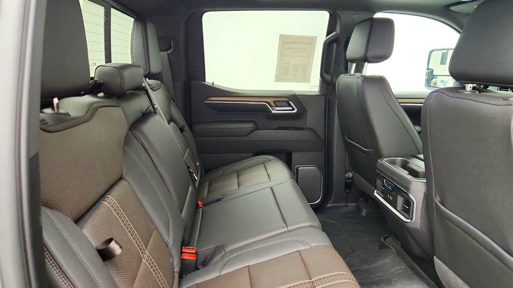 Used 2026 Chevrolet Silverado 1500 High Country w/ High Country Premium Package AWD/4WD image 24