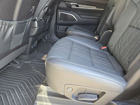 Used 2025 Kia Telluride SX Prestige X-Line image 32