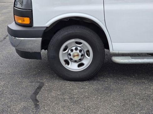 Used 2023 Chevrolet Express 2500 w/ Driver Convenience Package image 14