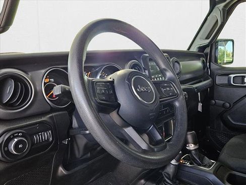 Used 2022 Jeep Wrangler Unlimited Sport image 9
