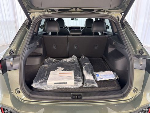 New 2026 Volkswagen Tiguan SE R-Line FWD image 33