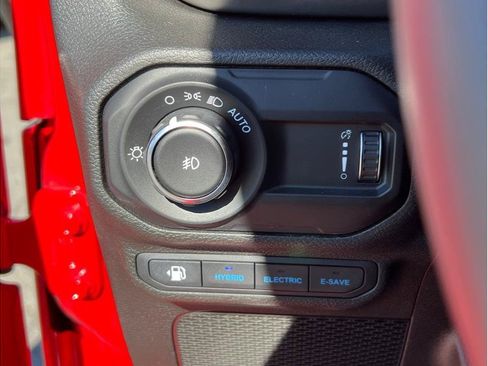 Used 2023 Jeep Wrangler Unlimited AWD/4WD image 18