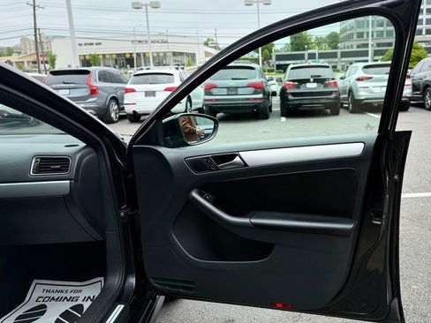 Used 2013 Volkswagen Jetta GLI Autobahn FWD image 34