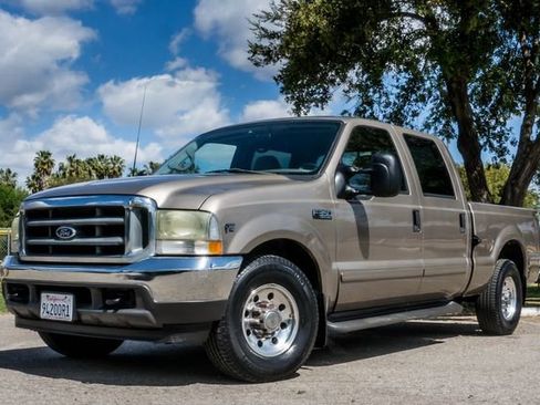 Used 2002 Ford F350 XLT image 2