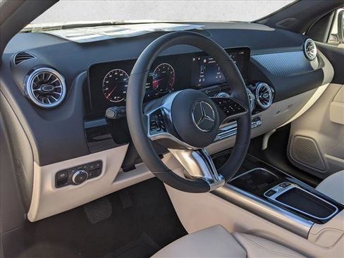Certified 2025 Mercedes-Benz GLA 250 GLA 250 image 10
