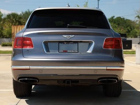Used 2018 Bentley Bentayga AWD/4WD image 10