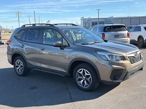 Used 2020 Subaru Forester Premium image 3